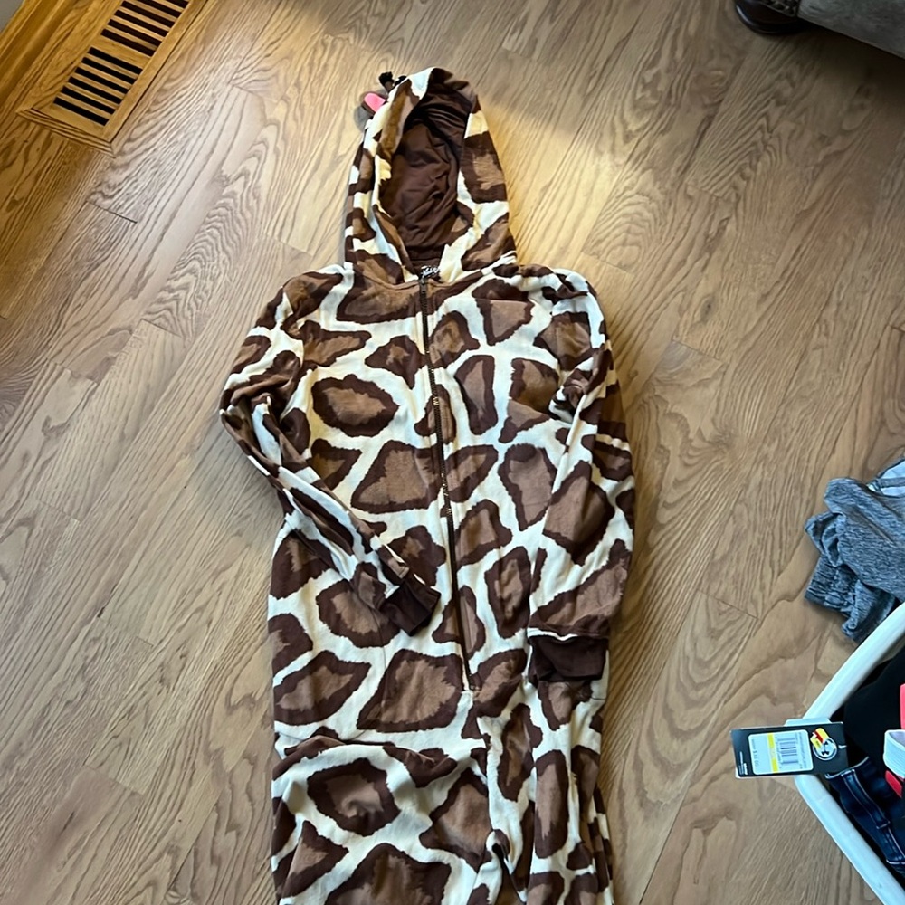 giraffe onesie. Super soft!